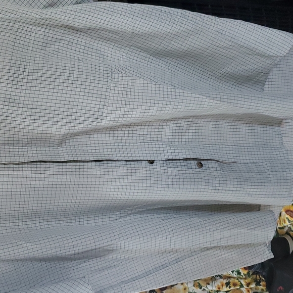 Men's button-down size medium - Picture 2 of 4